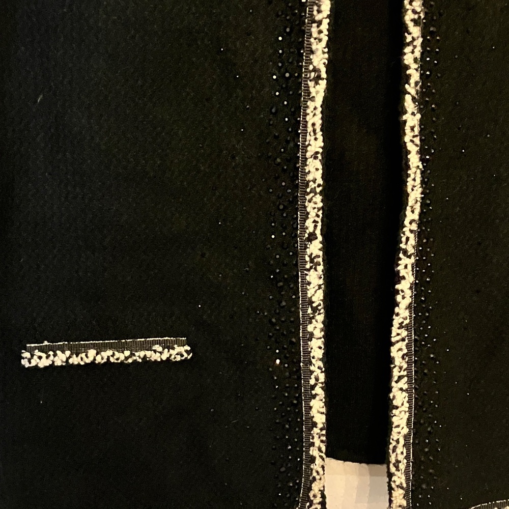 Molly Bracken Elegant Black and Cream Knit - Picture 6 of 11